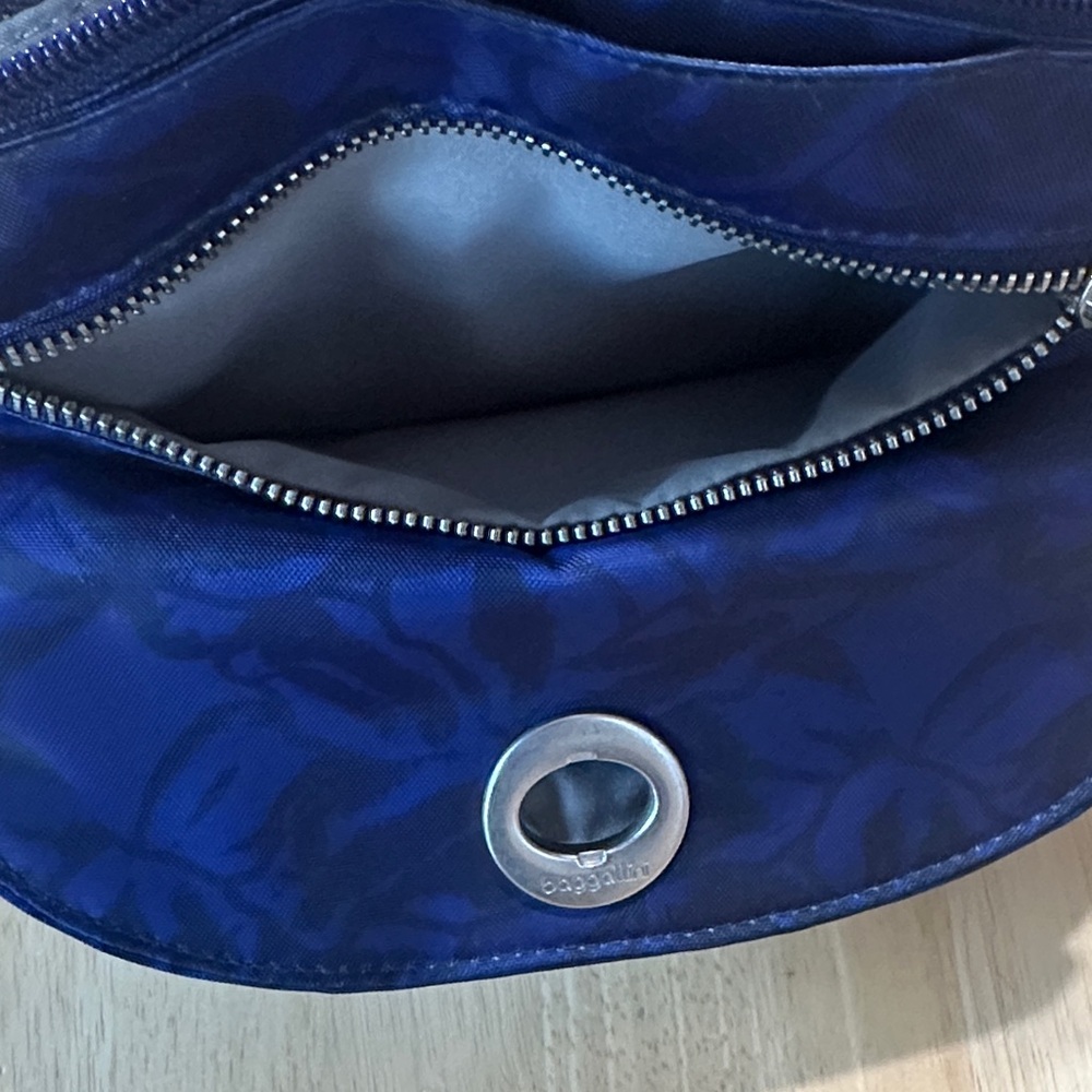 Baggallini Blue Floral Crossbody Bag - Picture 7 of 11